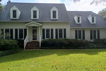 Soft Wash vs. Pressure Wash for Siding: What’s Safest for Lowcountry Homes?